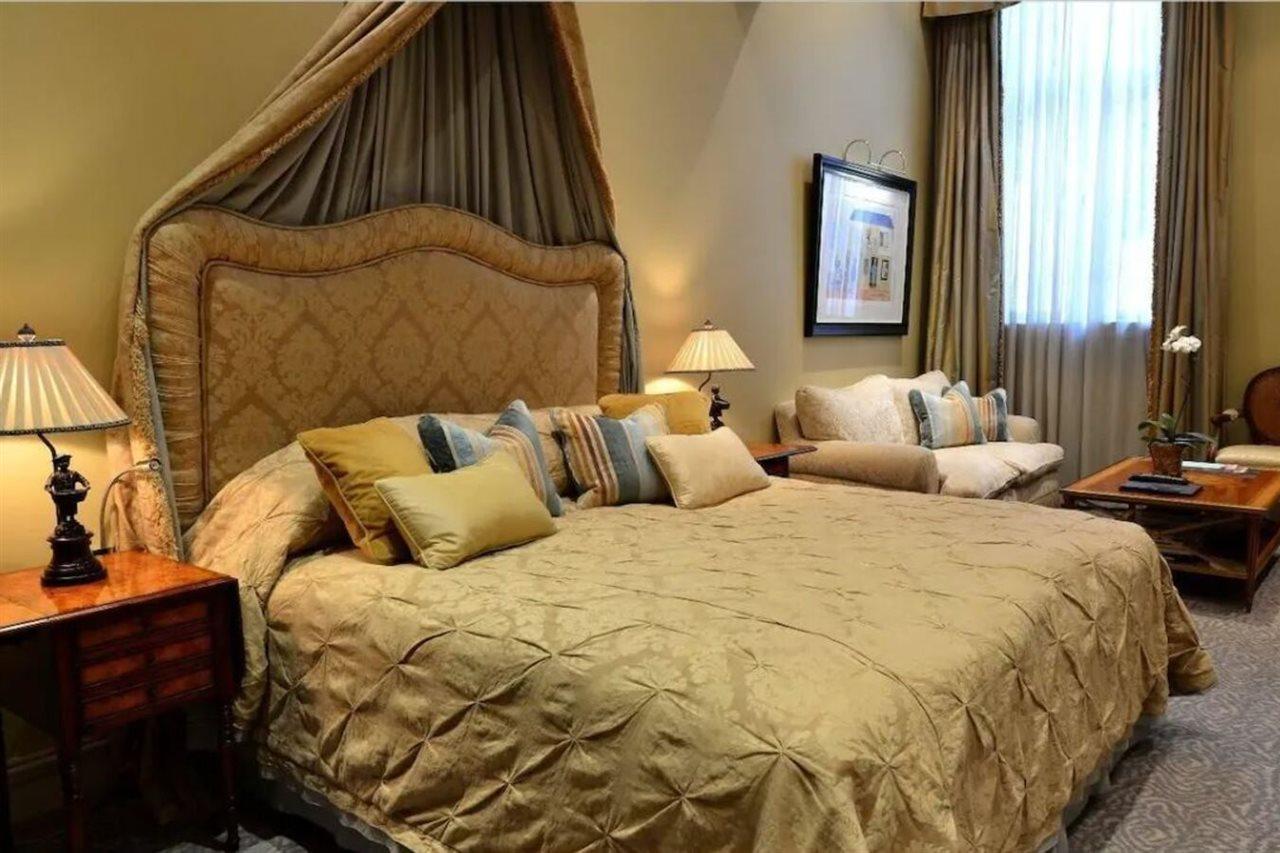 Monarch Hotel ヨハネスブルグ エクステリア 写真