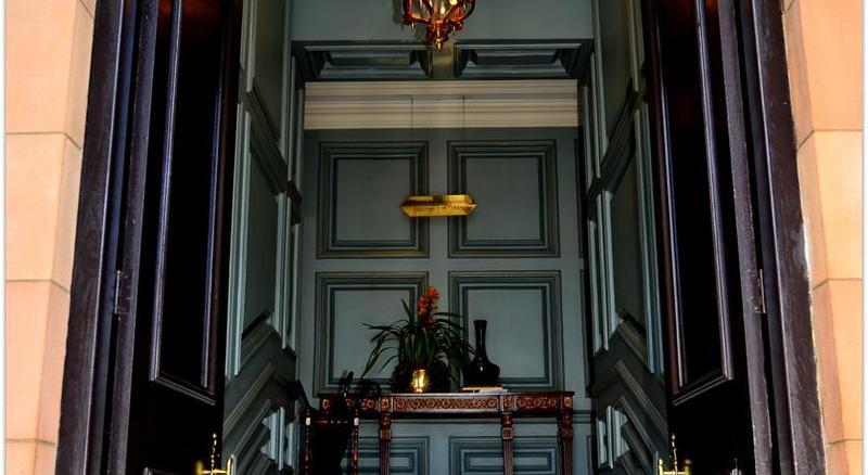 Monarch Hotel ヨハネスブルグ エクステリア 写真