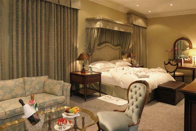 Monarch Hotel ヨハネスブルグ エクステリア 写真